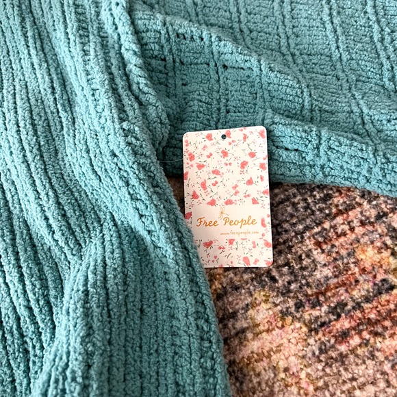 Free People - Picture 7 of 7